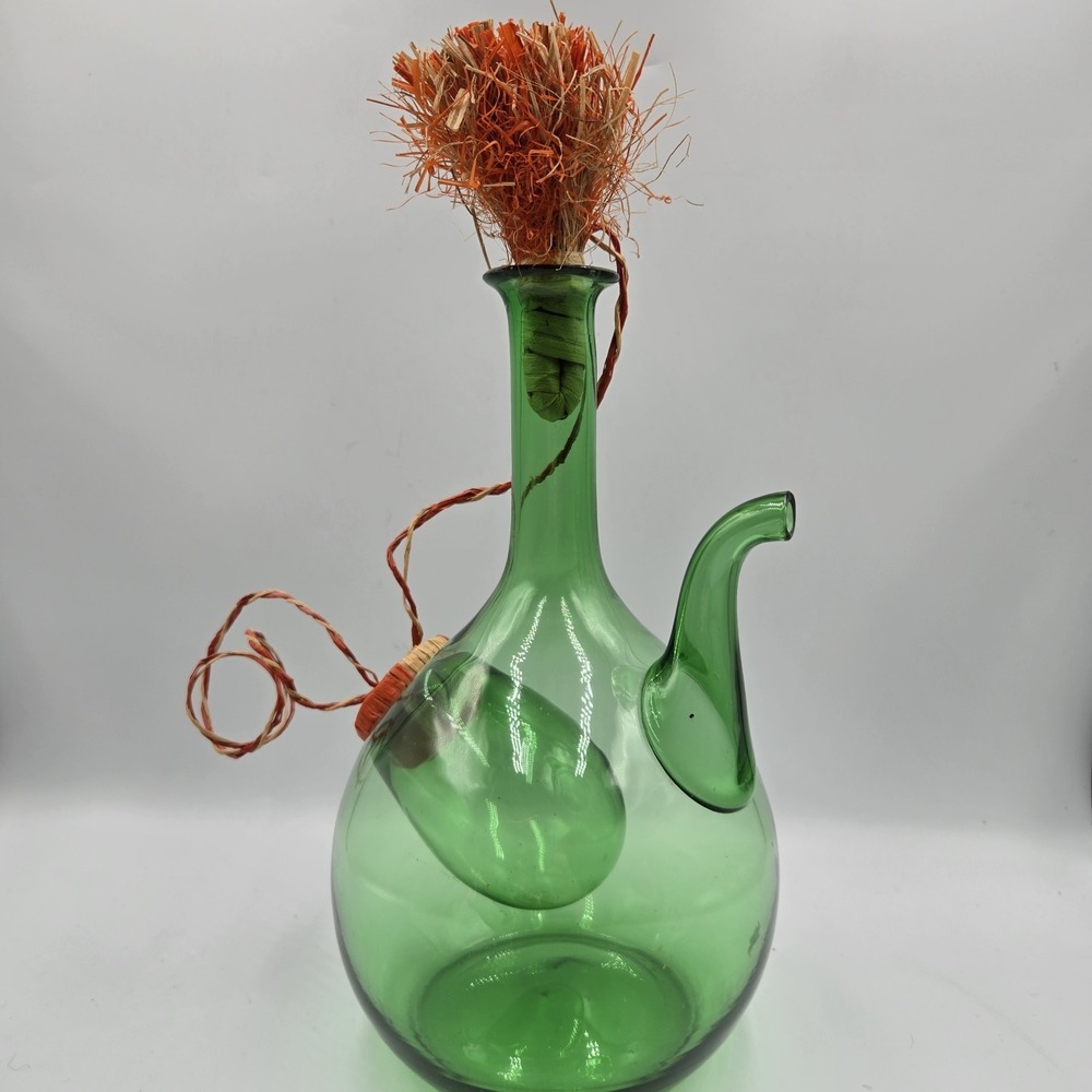 Vintage Hand Blown Green Glass Italian Wine Decanter With Ice Chamber & Stopper - Picture 3 of 8
